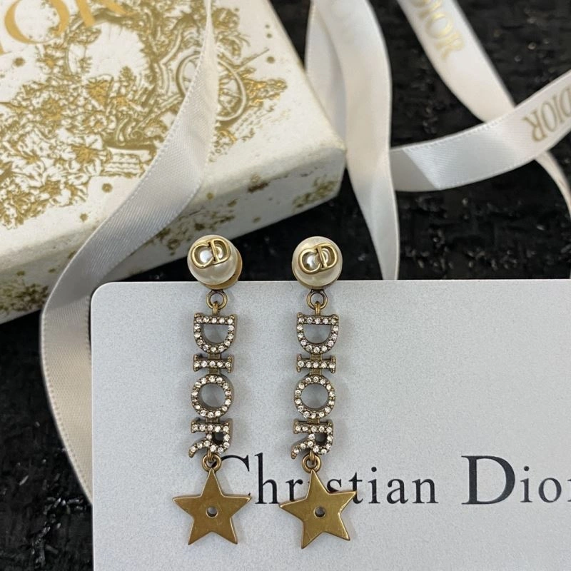 Minimalist Christian Dior Earrings 235797