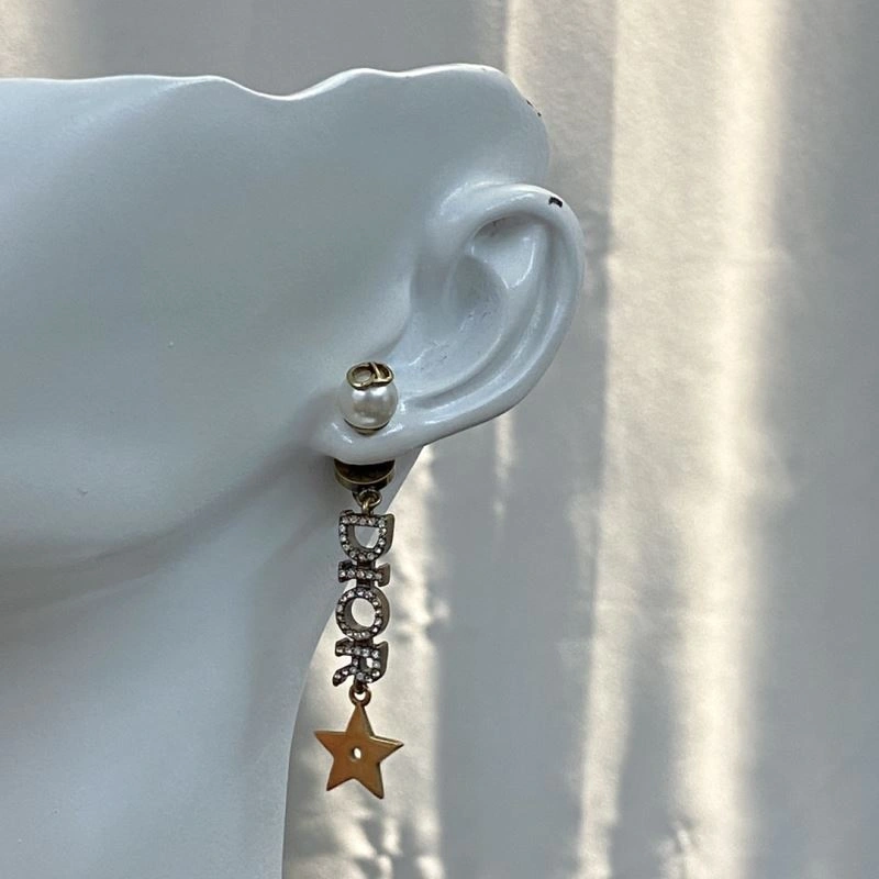 Minimalist Christian Dior Earrings 235797