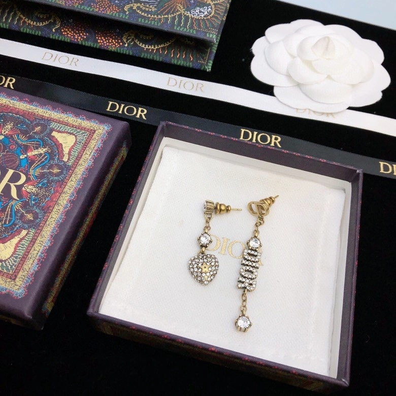 UrbanChic Christian Dior Earrings 235792