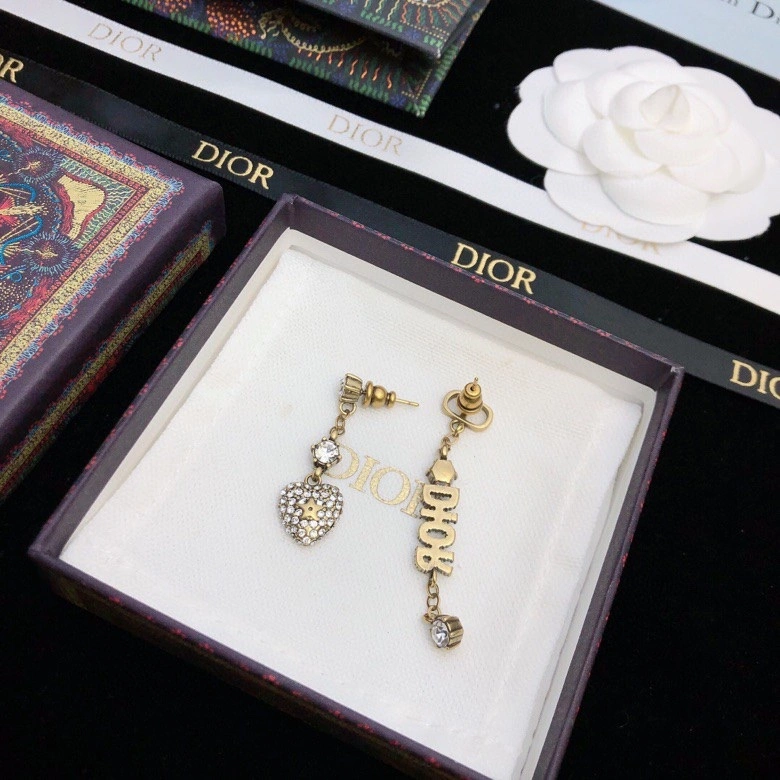 UrbanChic Christian Dior Earrings 235792