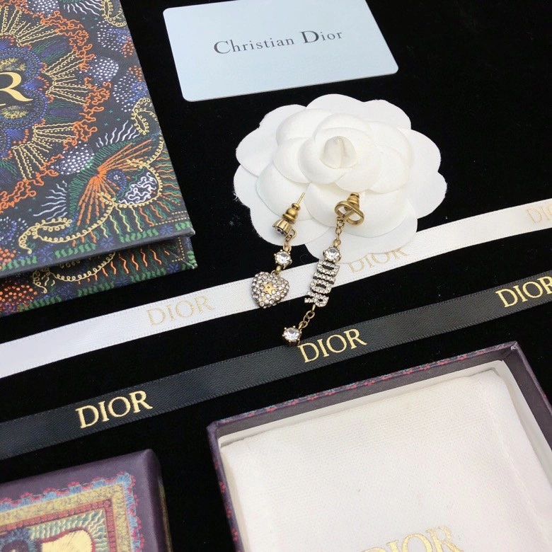 UrbanChic Christian Dior Earrings 235792