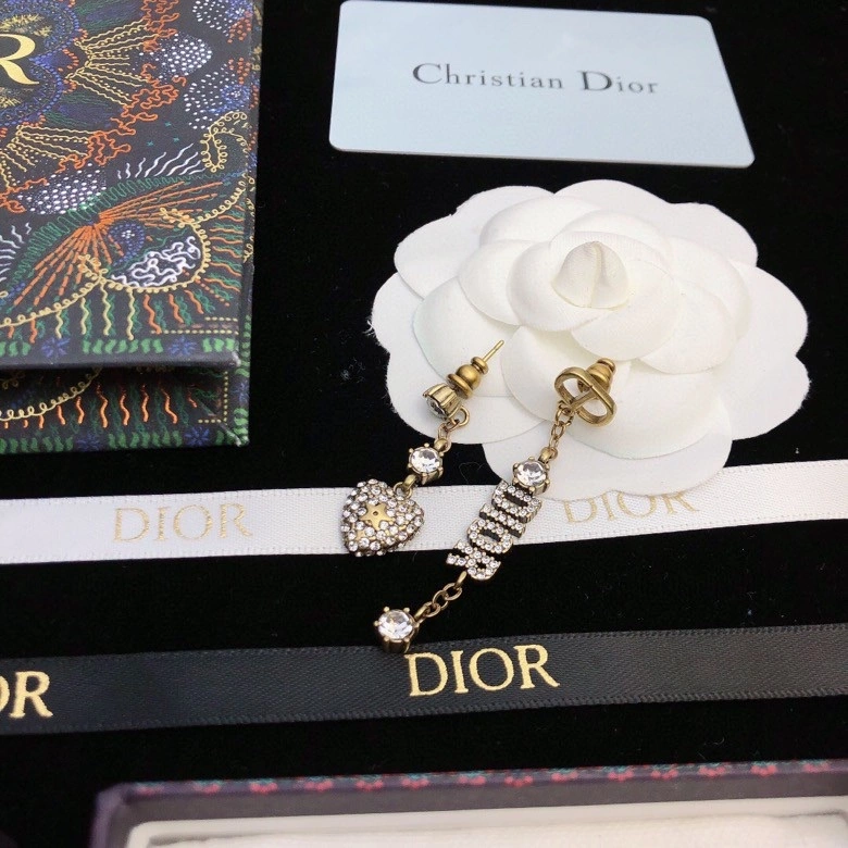 UrbanChic Christian Dior Earrings 235792