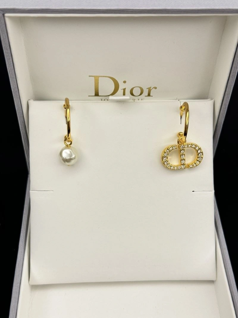 Elegant Christian Dior Earrings 235785