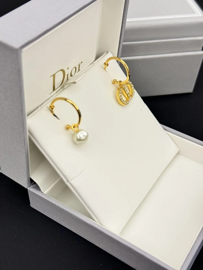 Elegant Christian Dior Earrings 235785