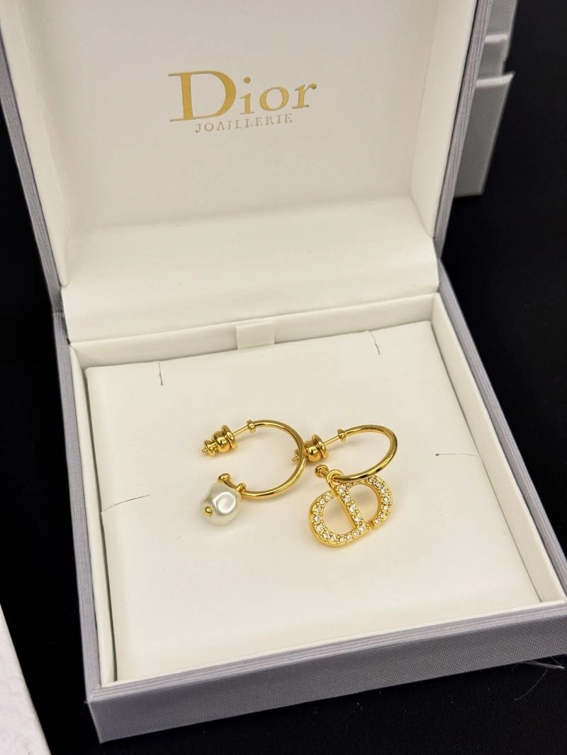 Elegant Christian Dior Earrings 235785