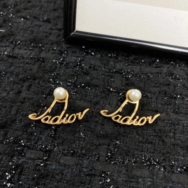 Comfortable Christian Dior Earrings 235844