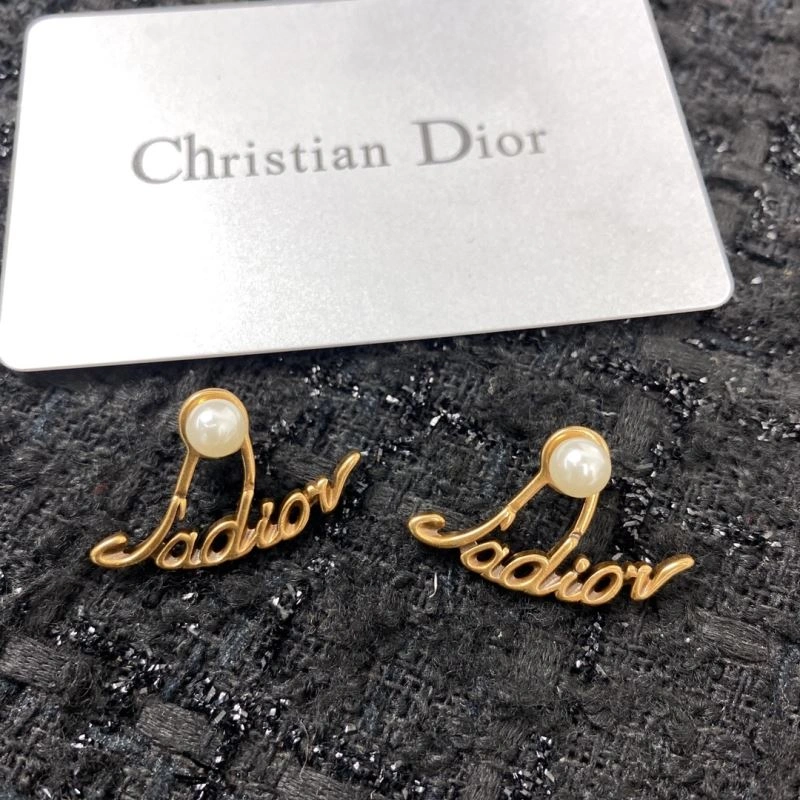 Comfortable Christian Dior Earrings 235844