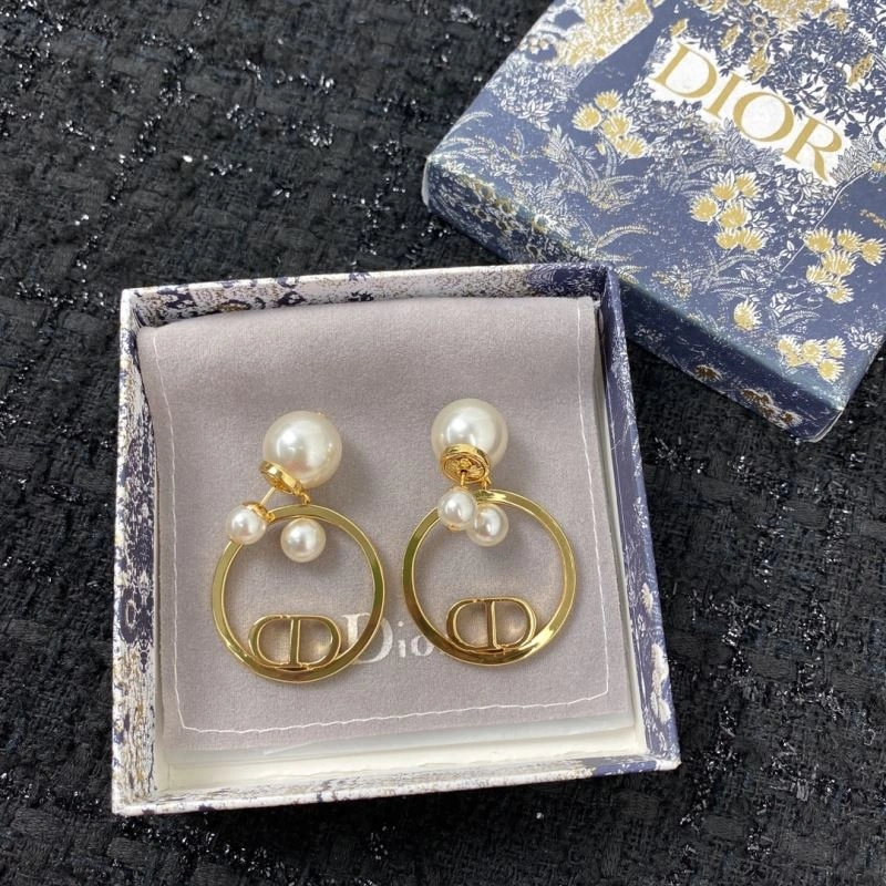 Christian Dior Earrings Snug 235772
