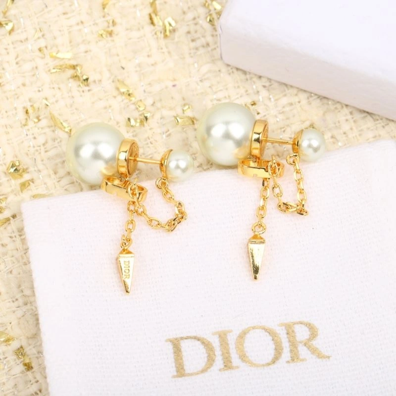 Chic Christian Dior Earrings 236347
