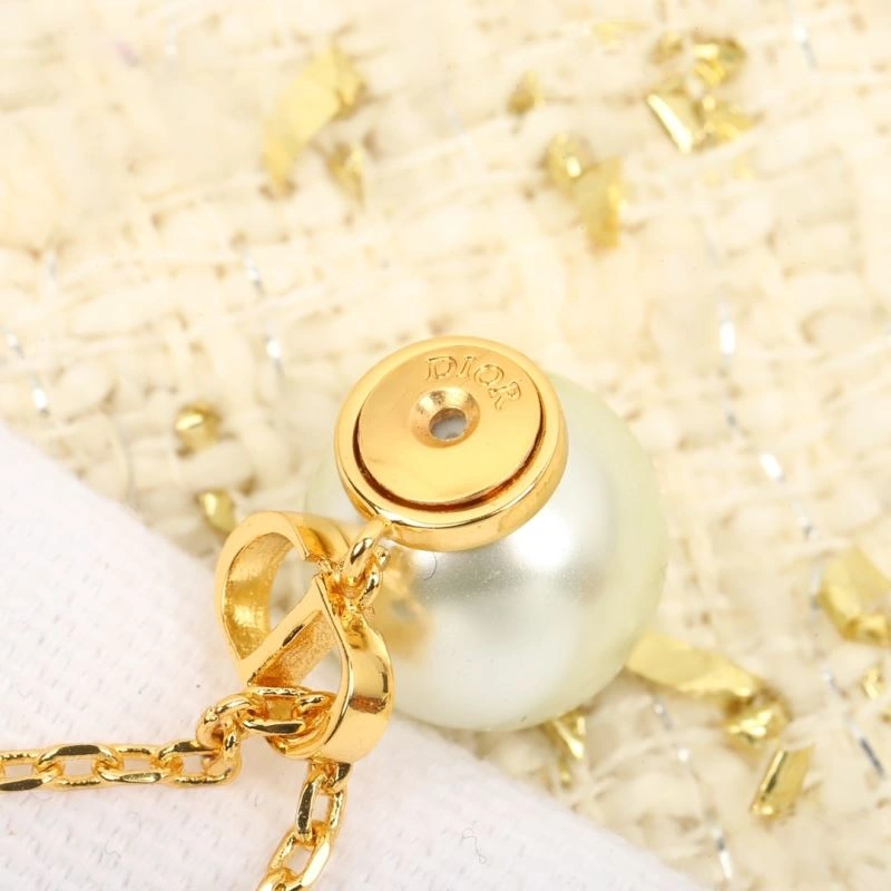 Chic Christian Dior Earrings 236347