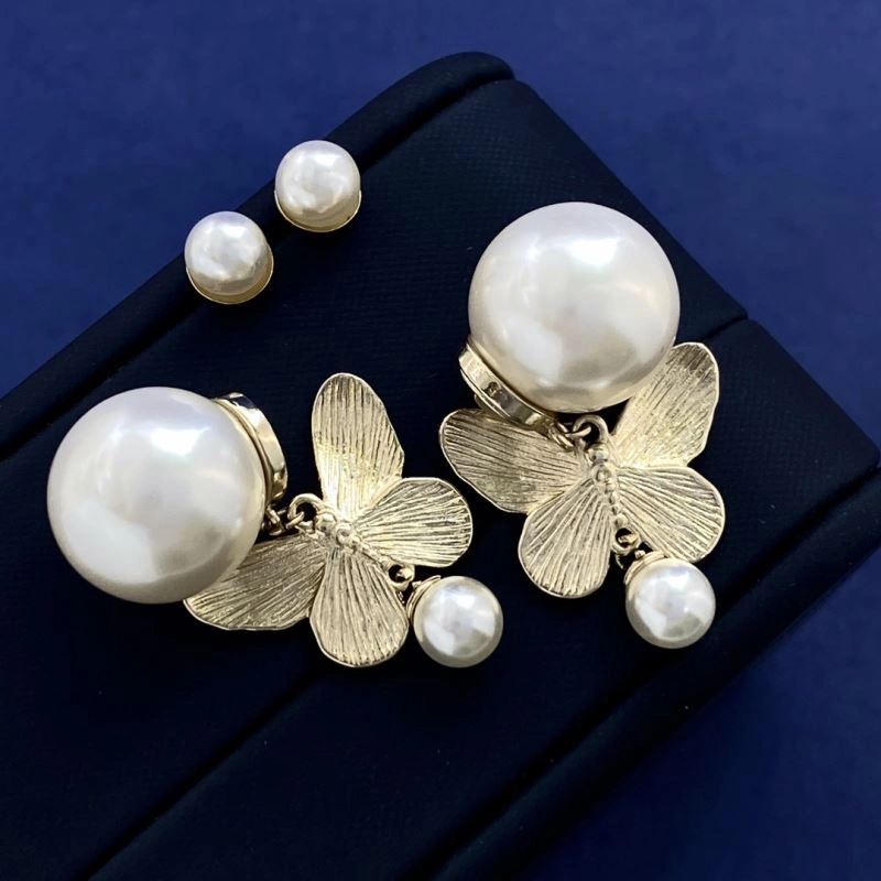 Chic Christian Dior Earrings 236340