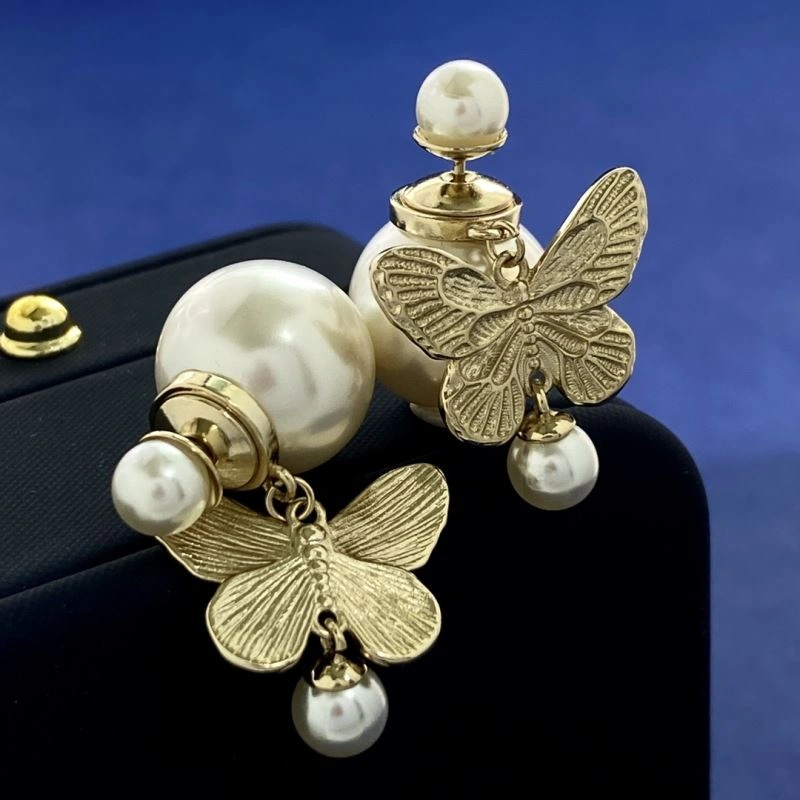 Chic Christian Dior Earrings 236340
