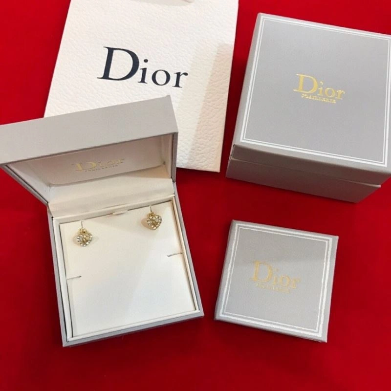 WrinkleFree Christian Dior Earrings 236311
