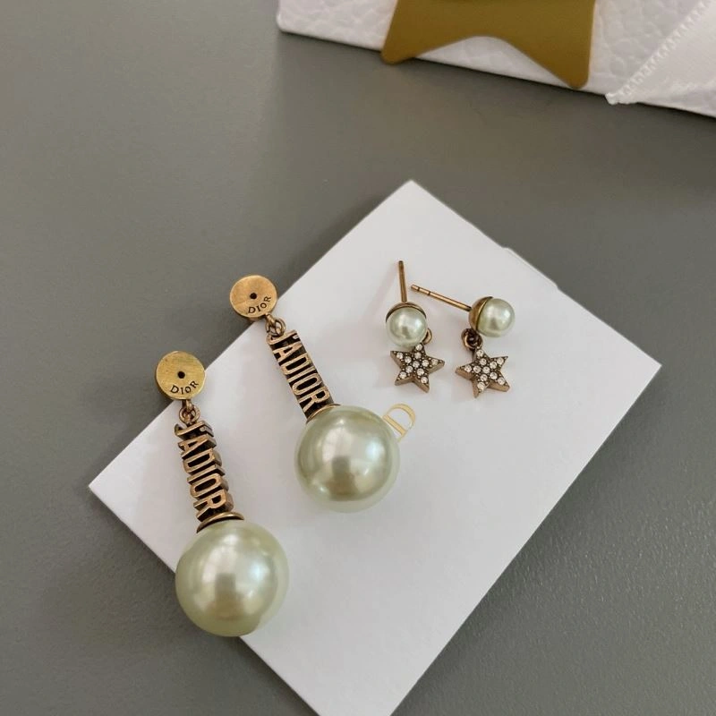 Stretchable Christian Dior Earrings 236299