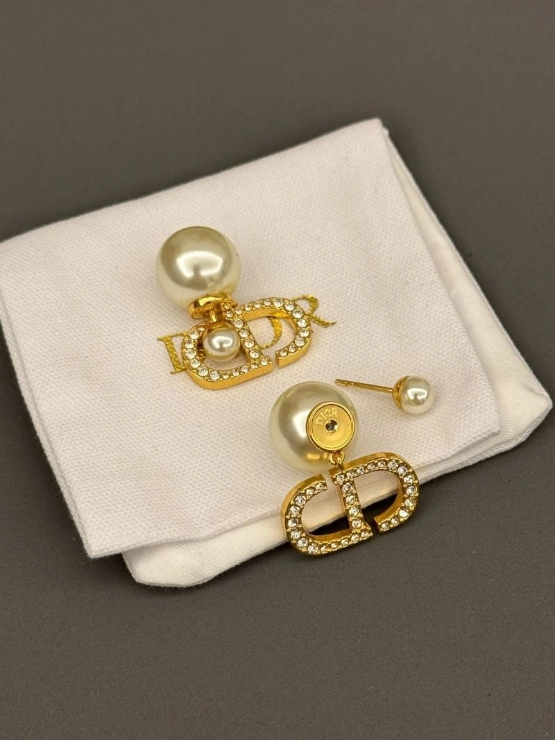 Youthful Christian Dior Earrings 236310