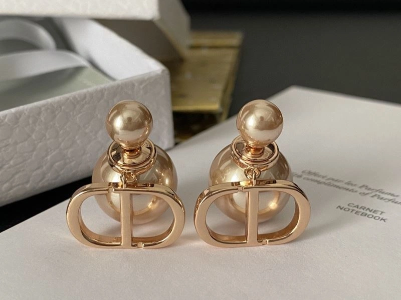 Cozy Christian Dior Earrings 236292