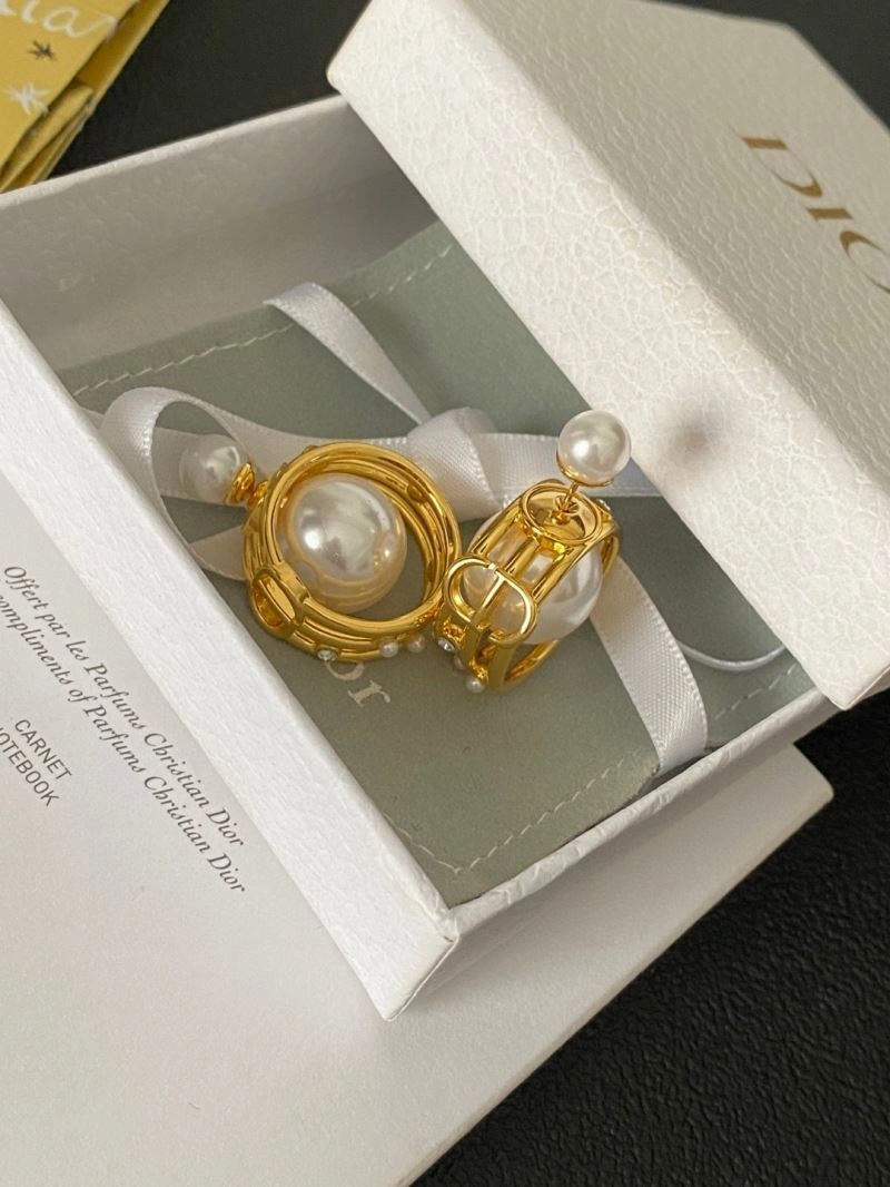 Christian Dior Earrings TechFriendly 236374