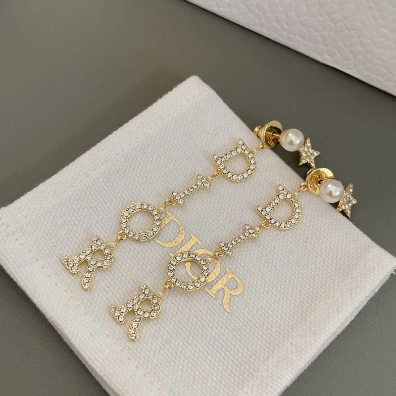 Supportive Christian Dior Earrings 236282