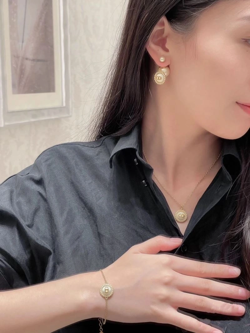 Christian Dior Earrings Tailored 236165