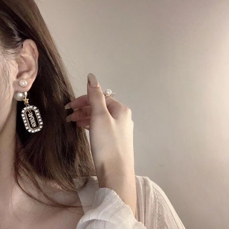 Christian Dior Earrings TimelessDesign 236143