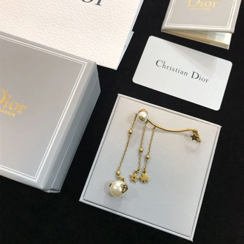 Bold Christian Dior Earrings 235610