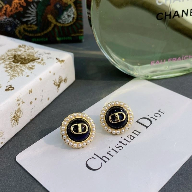 Soft Christian Dior Earrings 235612