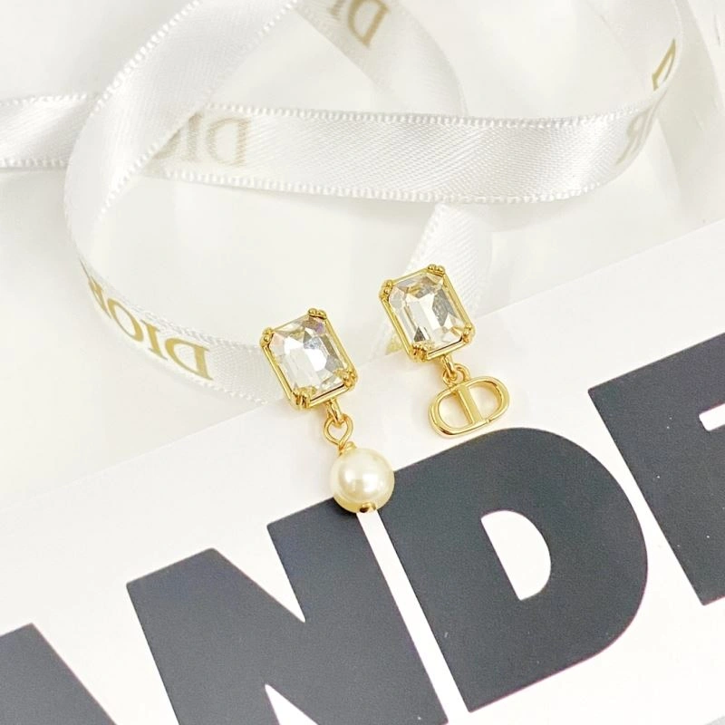 Attractive Christian Dior Earrings 235598