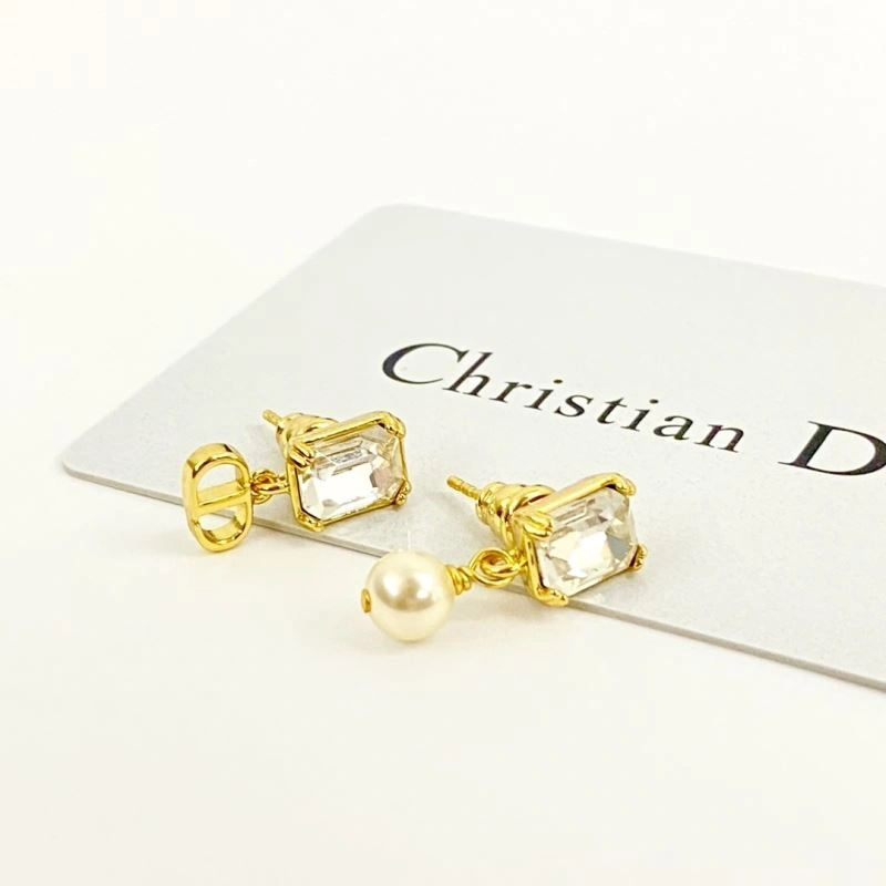 Attractive Christian Dior Earrings 235598