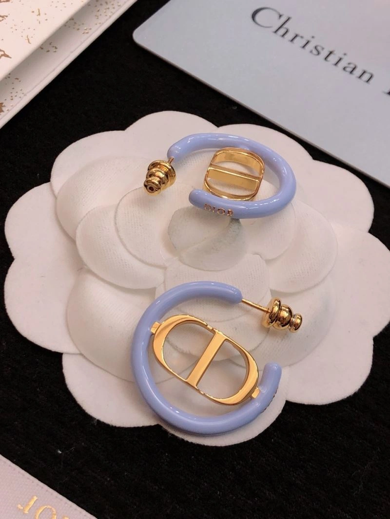 Christian Dior Earrings Minimalist 235609