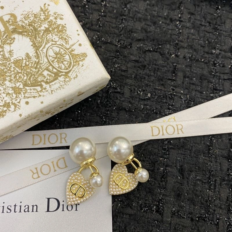 Practical Christian Dior Earrings 235583