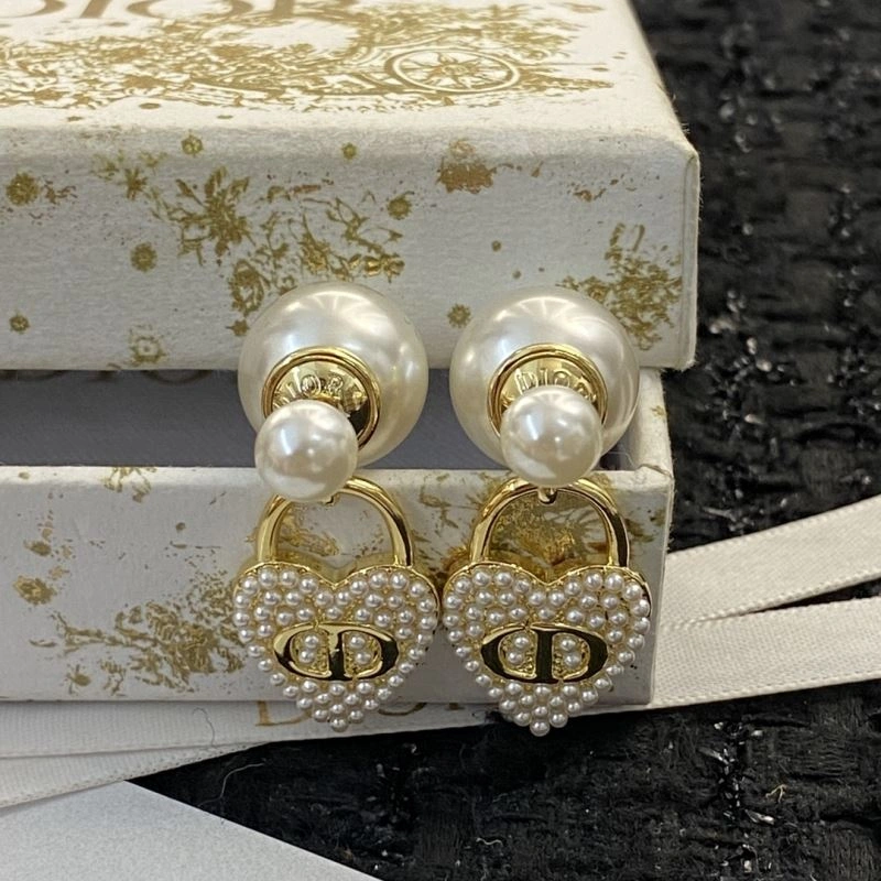 Practical Christian Dior Earrings 235583