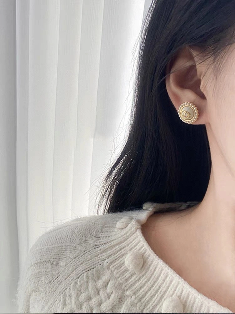 Christian Dior Earrings Versatile 235558