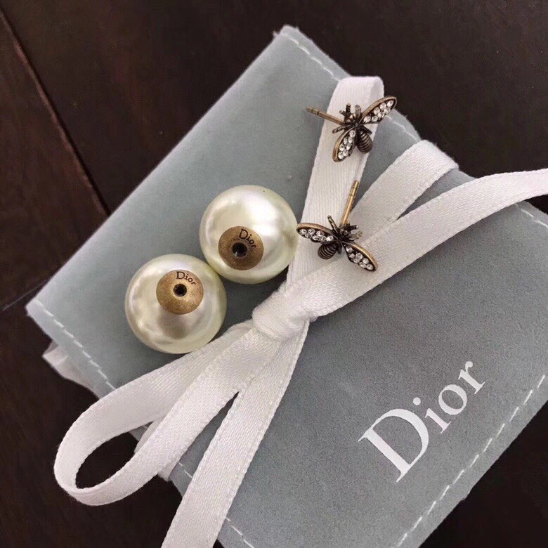 Lightweight Christian Dior Earrings 235549