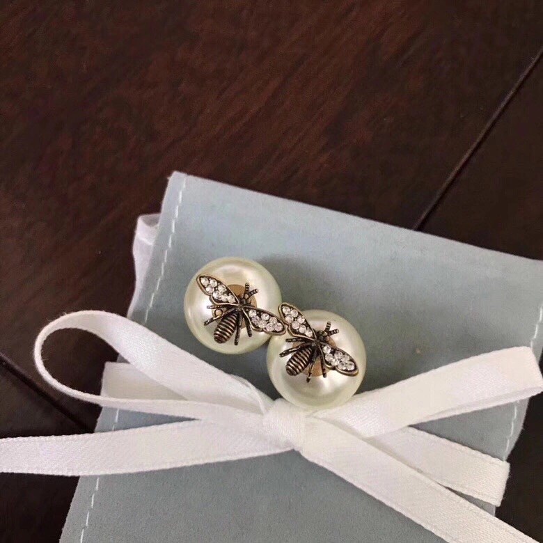 Lightweight Christian Dior Earrings 235549