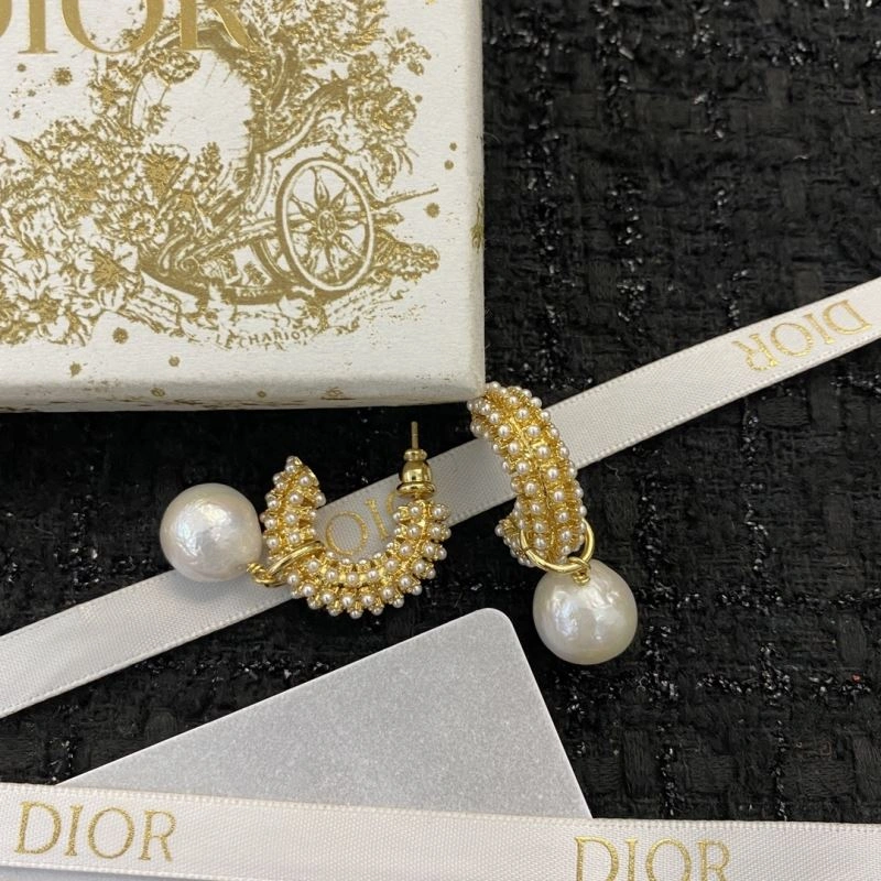 Cozy Christian Dior Earrings 235543