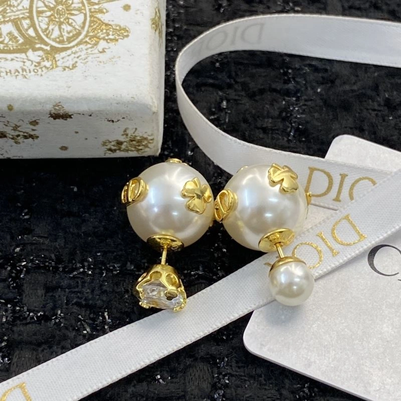 Christian Dior Earrings DailyWear 235539