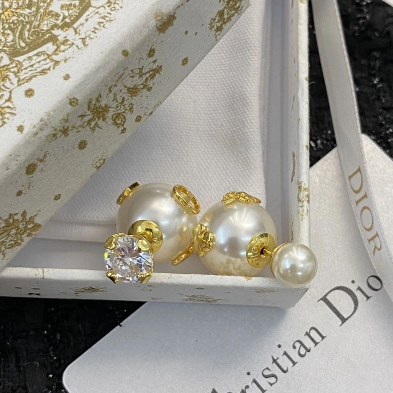 Christian Dior Earrings DailyWear 235539