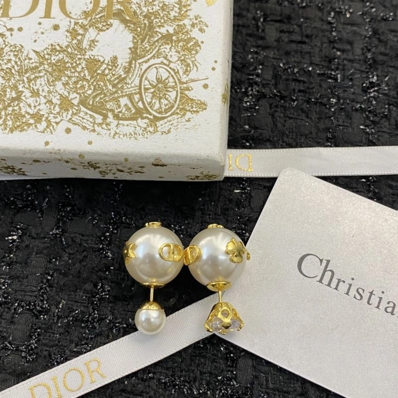 Christian Dior Earrings DailyWear 235539