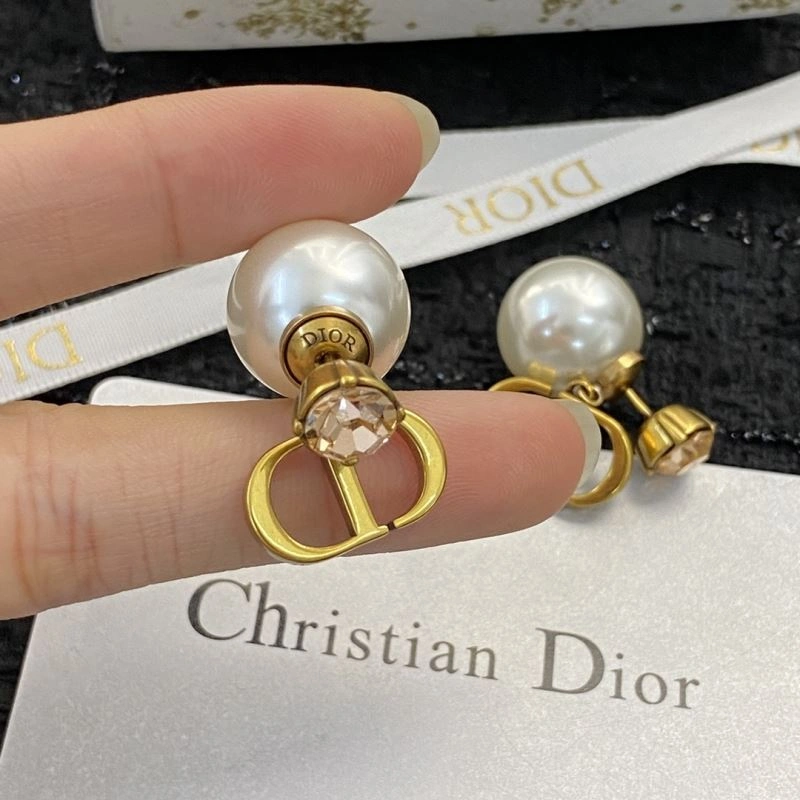 MoistureWicking Christian Dior Earrings 235564