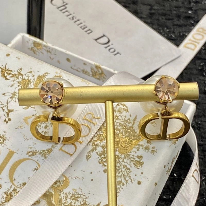 MoistureWicking Christian Dior Earrings 235564