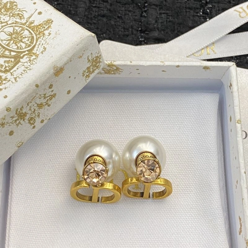 MoistureWicking Christian Dior Earrings 235564