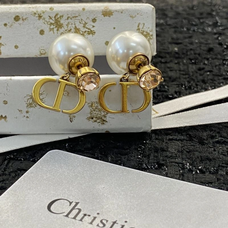 MoistureWicking Christian Dior Earrings 235564