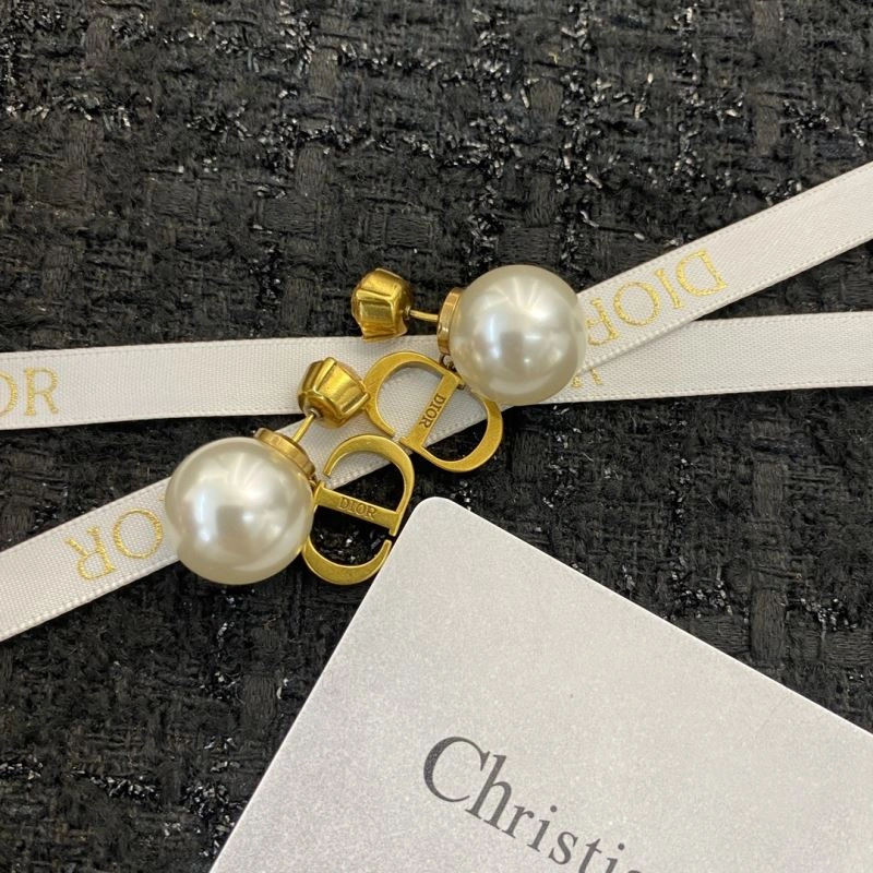 MoistureWicking Christian Dior Earrings 235564
