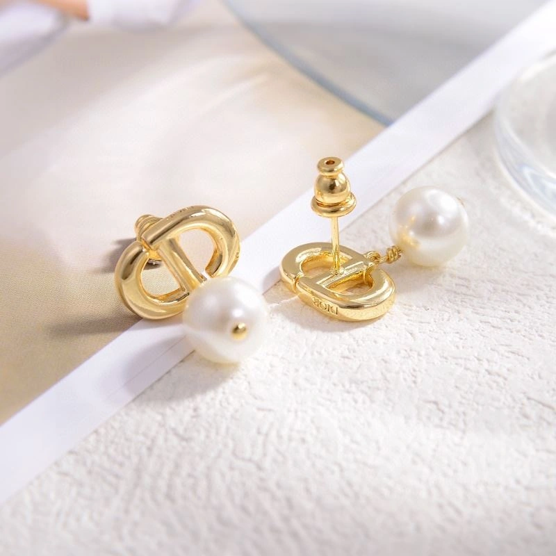Neat Christian Dior Earrings 235619