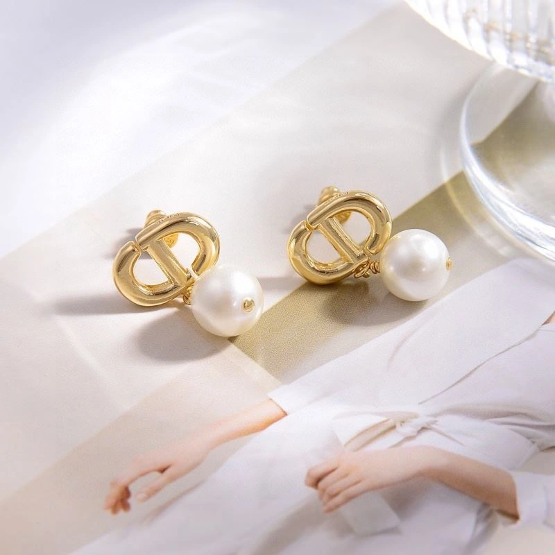 Neat Christian Dior Earrings 235619