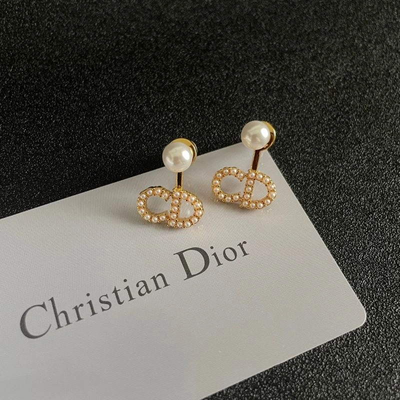 Comfortable Christian Dior Earrings 235520
