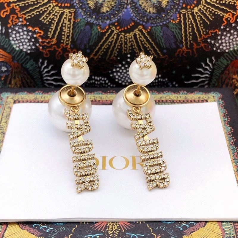 Christian Dior Earrings Sleek 235580