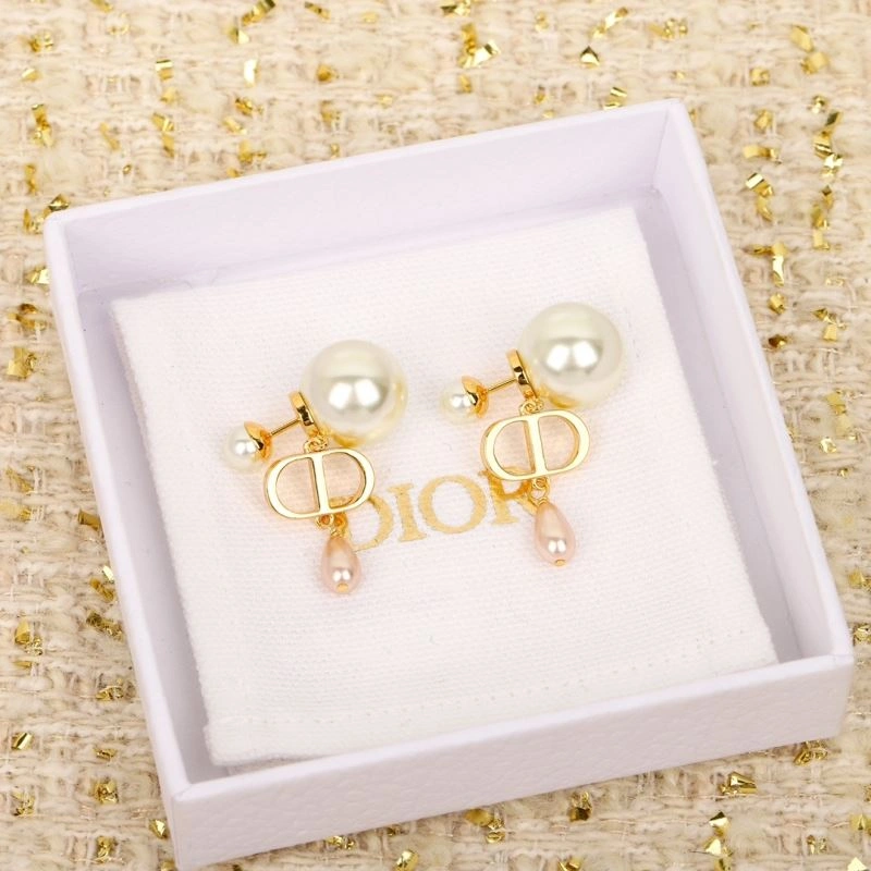 Sustainable Christian Dior Earrings 235331