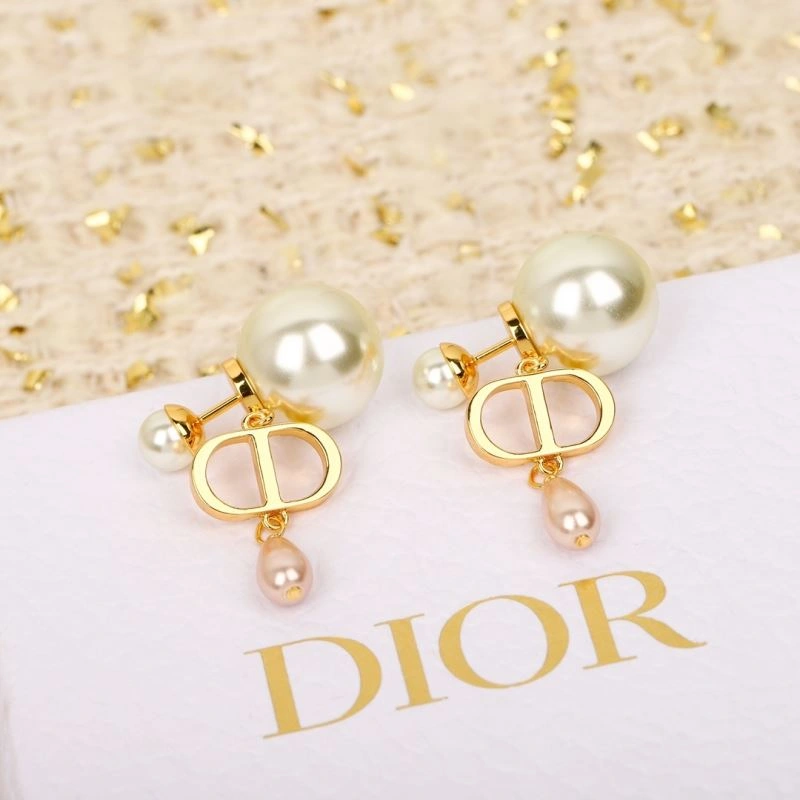 Sustainable Christian Dior Earrings 235331