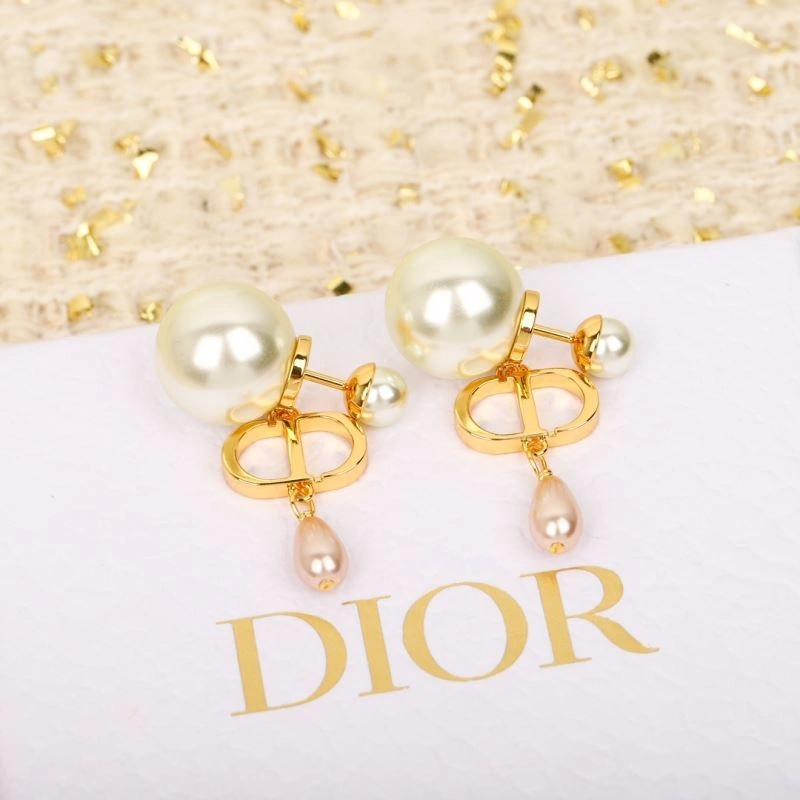 Sustainable Christian Dior Earrings 235331